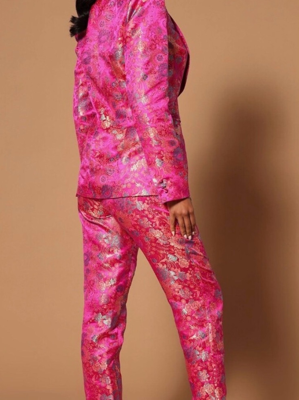 Fuchsia Floral Brocade Women's Blazer and Trousers Set - Picture 4 of 7